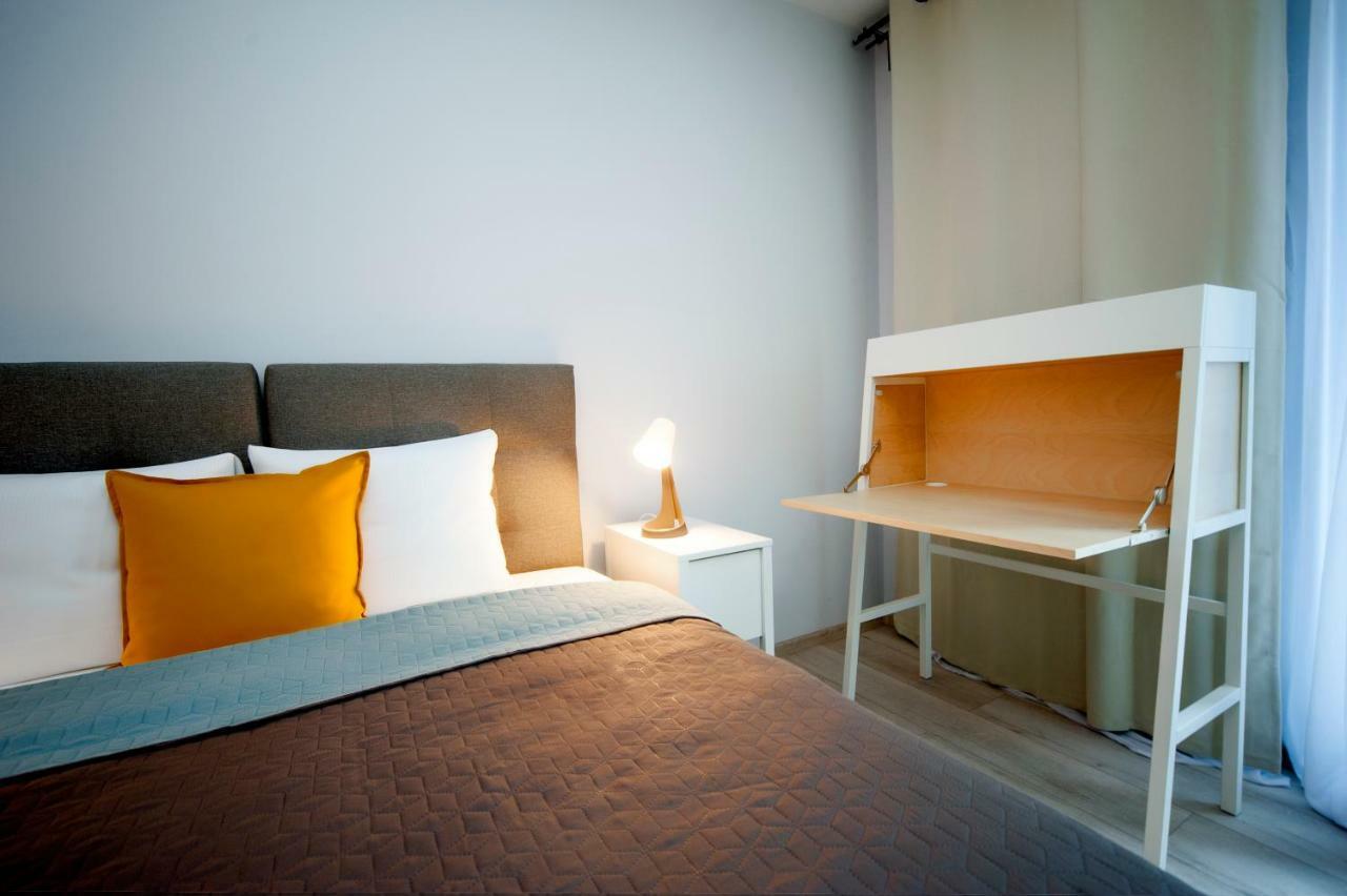 Very Berry - Maratonska 3 - Business Apartment, Garden, Check In 24H 포즈난 외부 사진