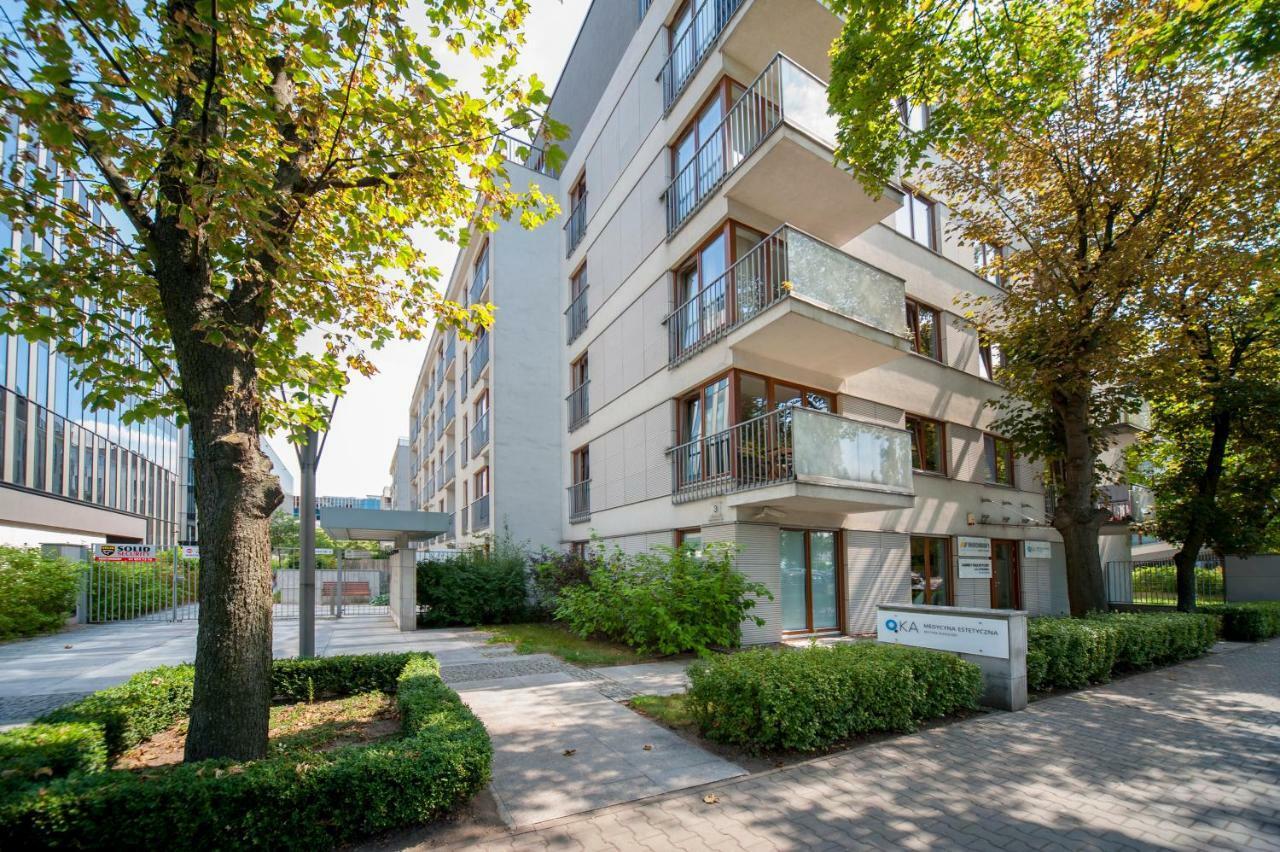 Very Berry - Maratonska 3 - Business Apartment, Garden, Check In 24H 포즈난 외부 사진