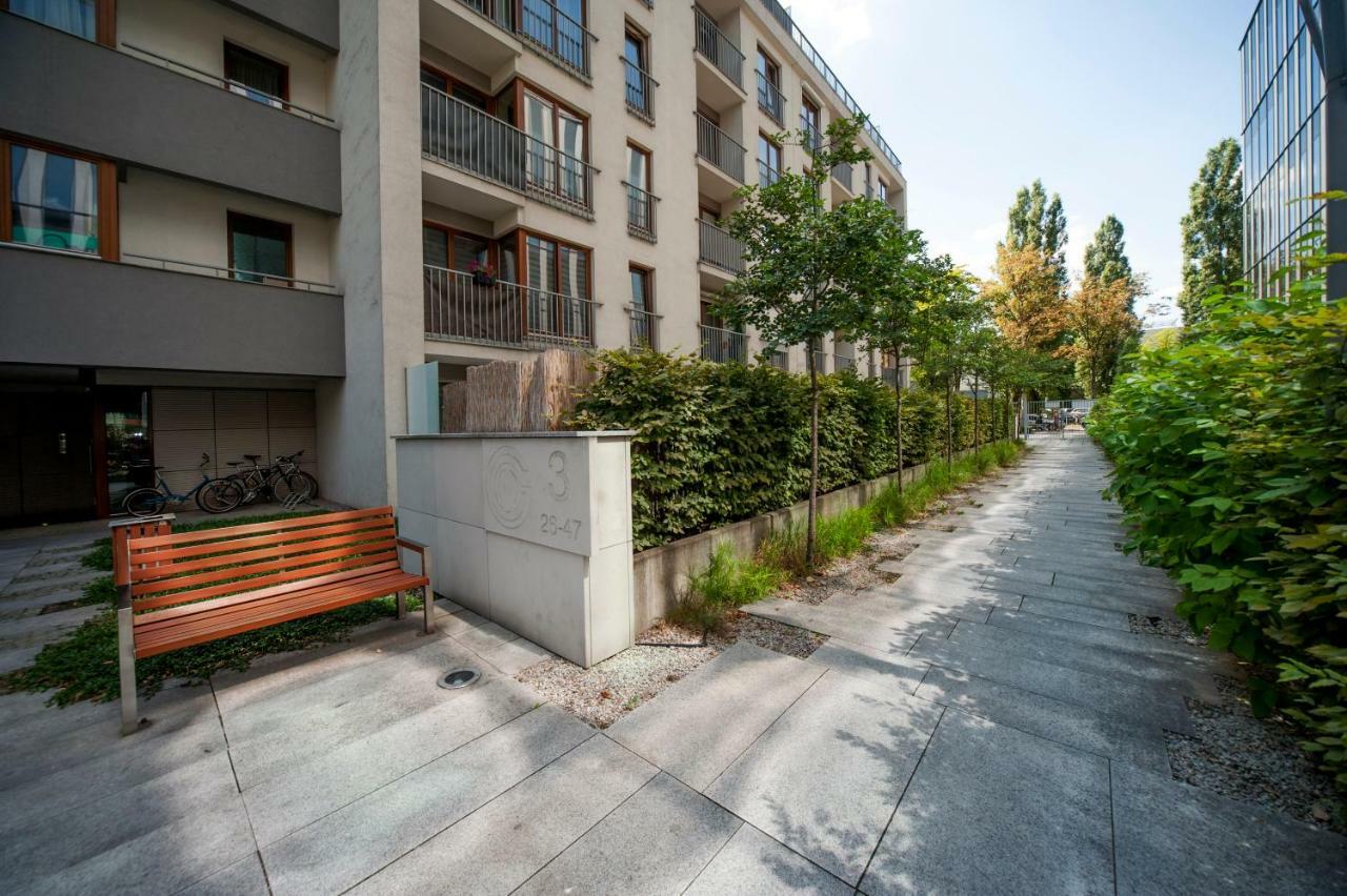Very Berry - Maratonska 3 - Business Apartment, Garden, Check In 24H 포즈난 외부 사진